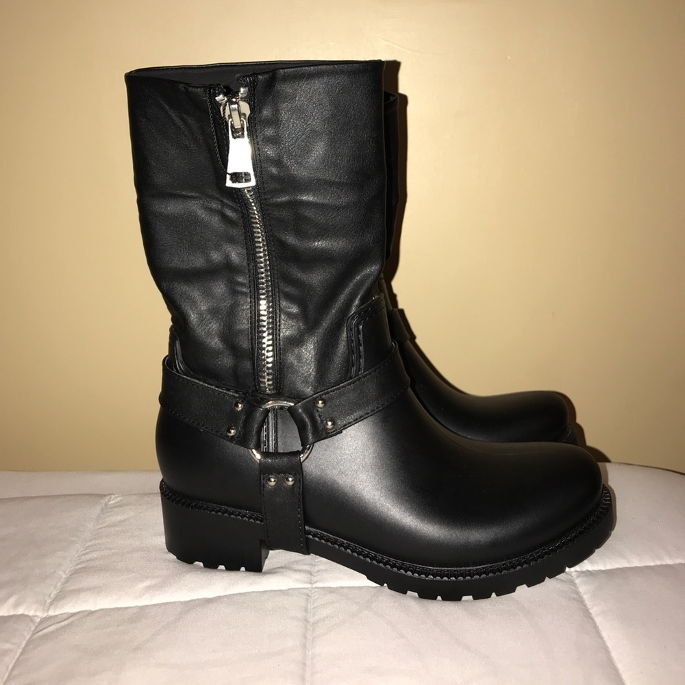 Black Boots